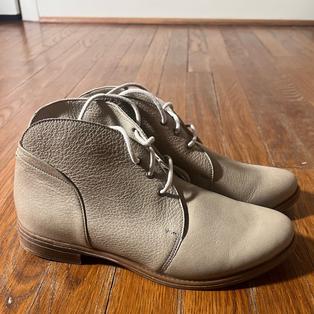Beautiful neutral Bangi Porto leather ankle boots from Etsy